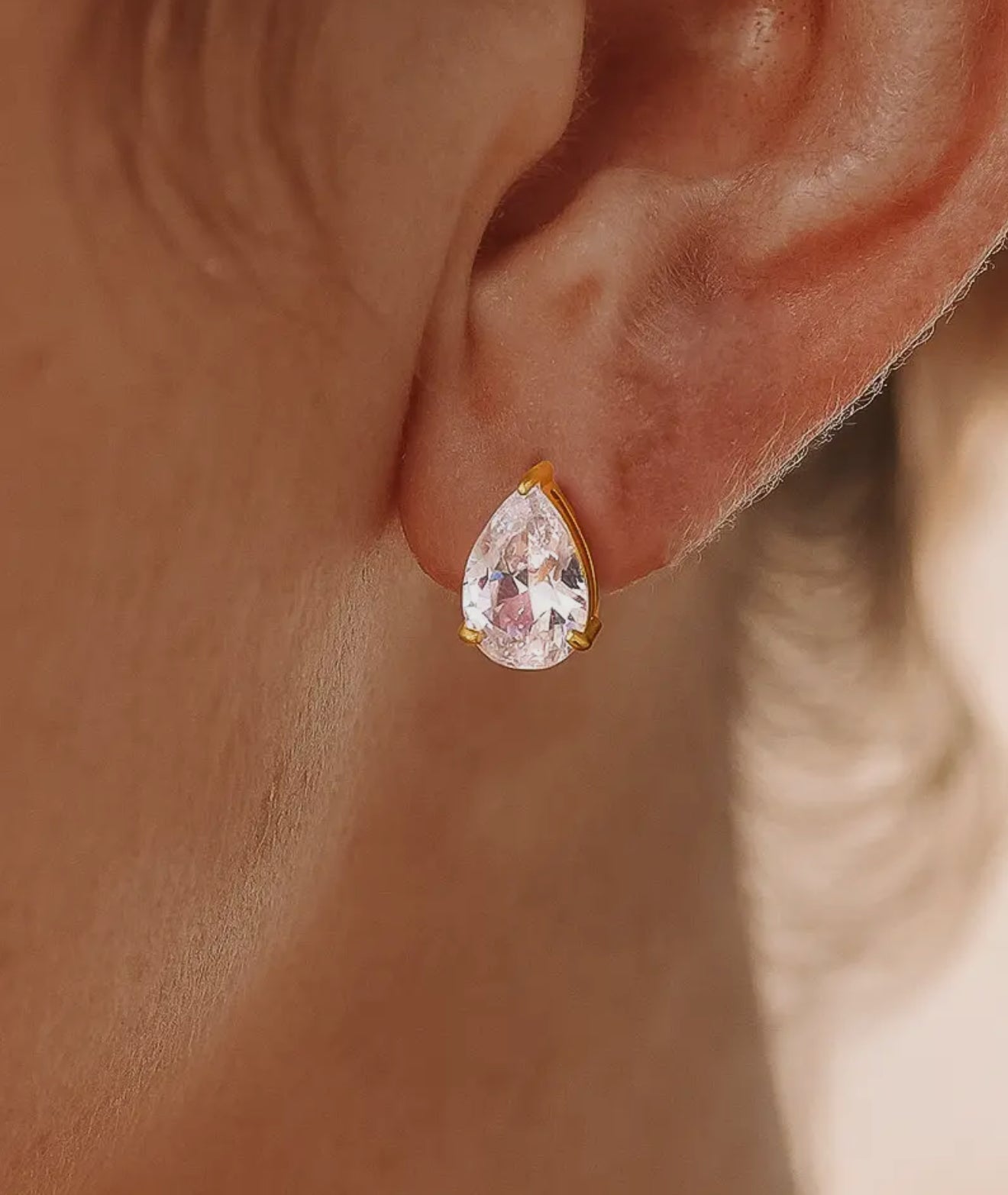 Avenn 18K Gold Non-Tarnish Round Cz Flat Back Earrings