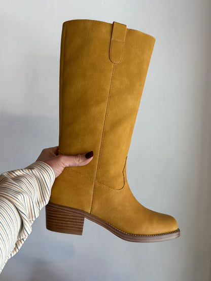Duston Banana Boot